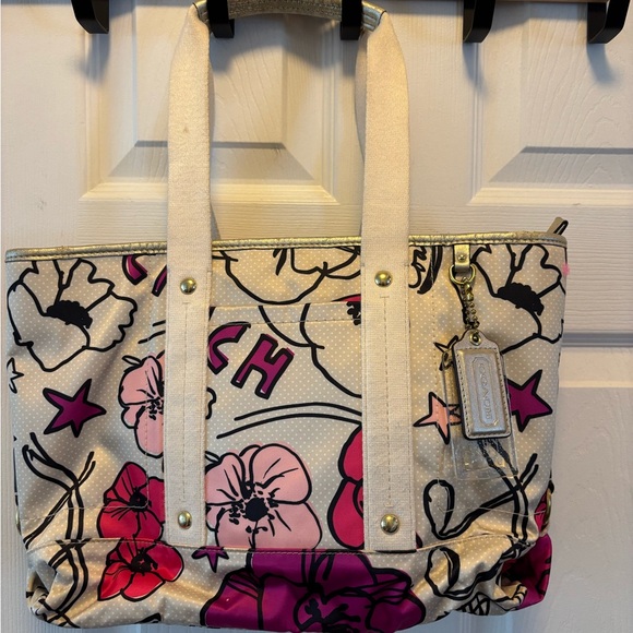 Coach Handbags - Coach Poppy 2012 (F17148) Kyra Floral Tote Bag in EUC
